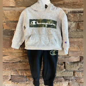 Champion Toddler 2T Boys 2 Piece Camo Hoodie And Sweats Set